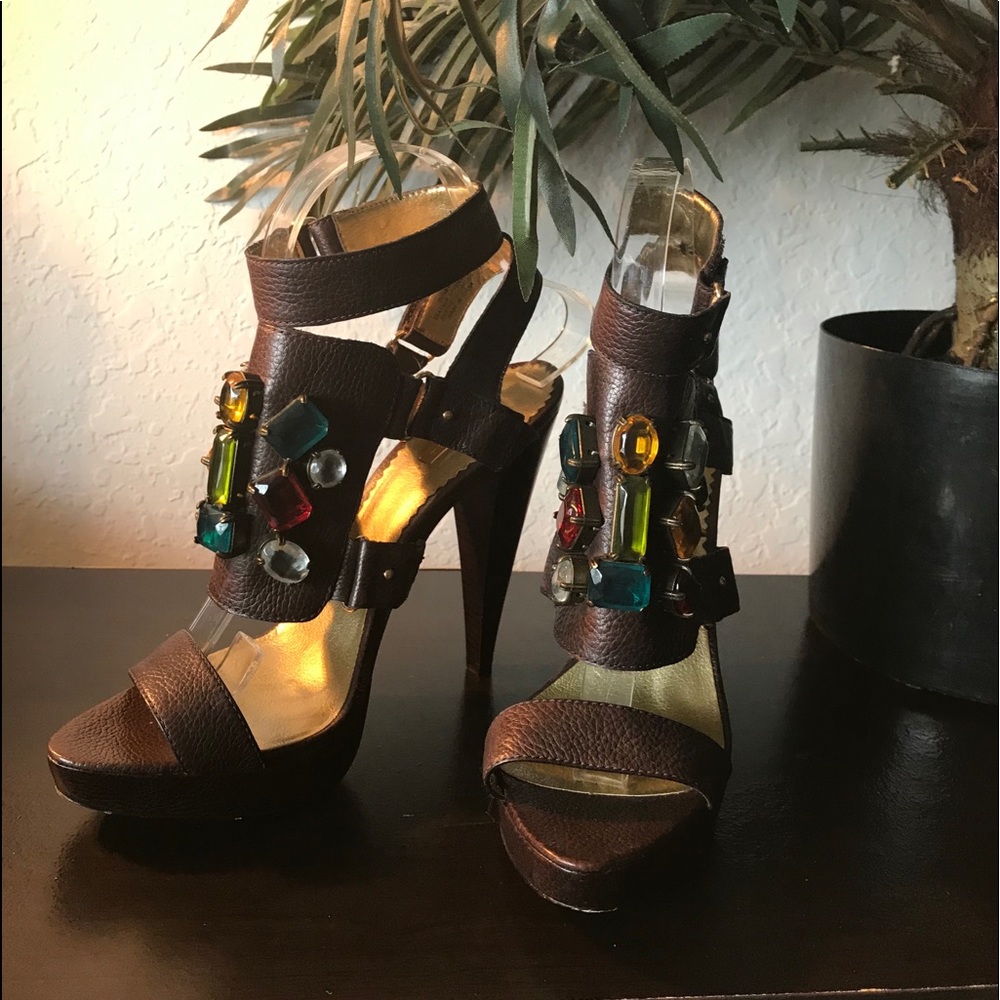 Report Signature Brown DUNBARTON Gladiator Heels
